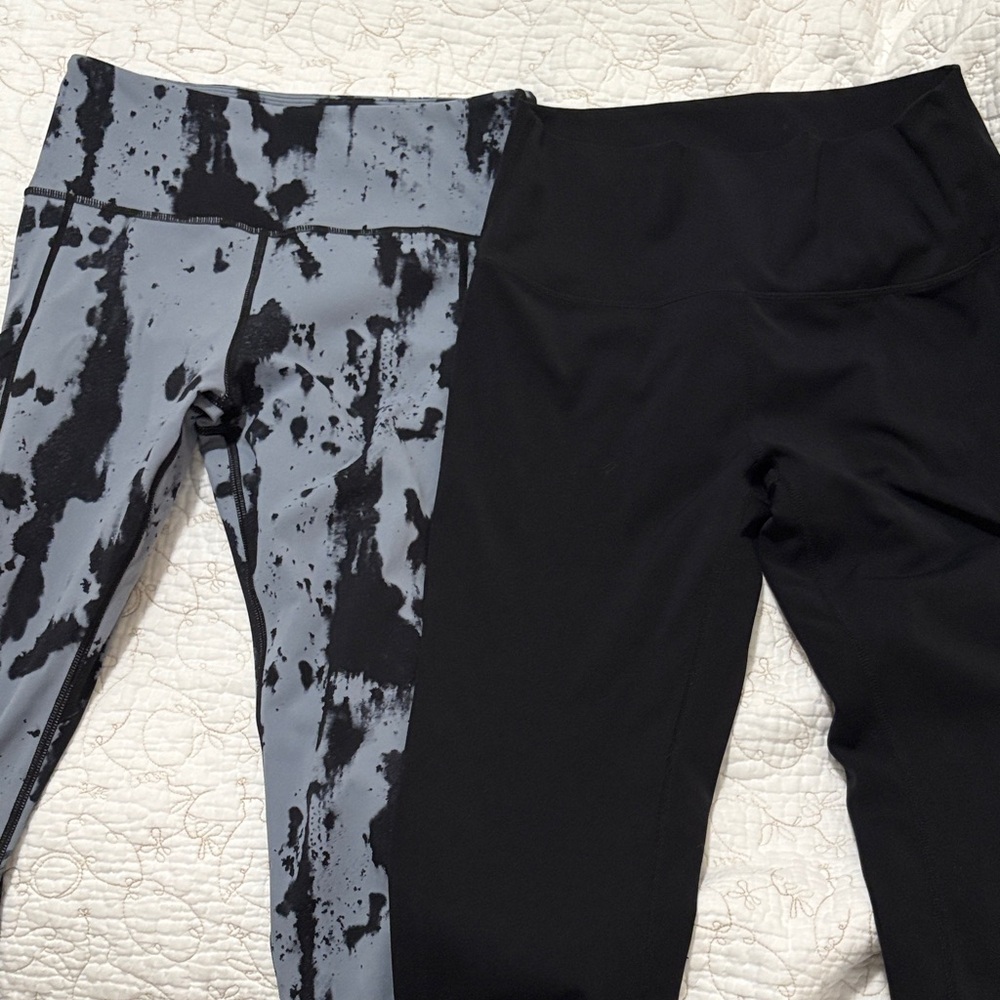 ZYIA Black and Gray Patterned Leggings (like new)